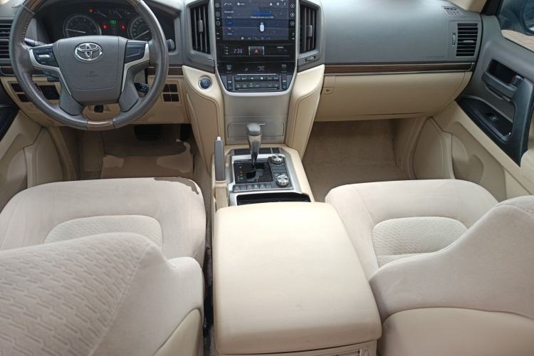 Used Toyota Land Cruiser 
