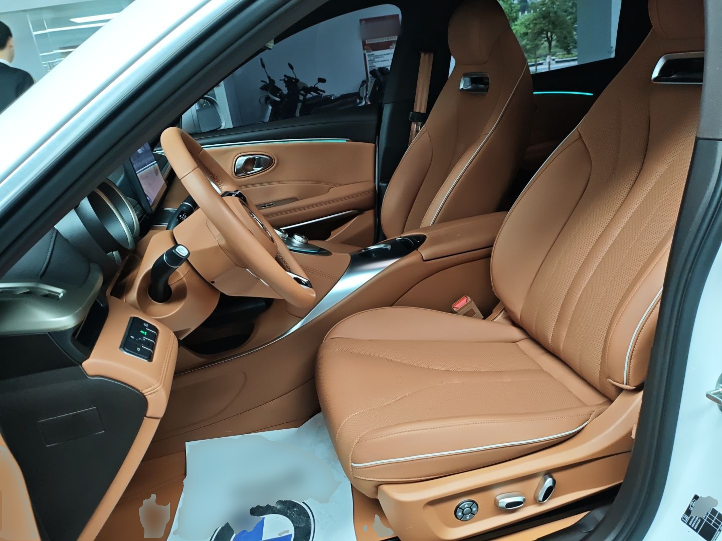 Переднее сиденье в автомобиле