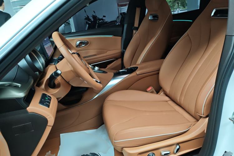 Used ORA Lightning Cat 2022 555 km Luxury Edition