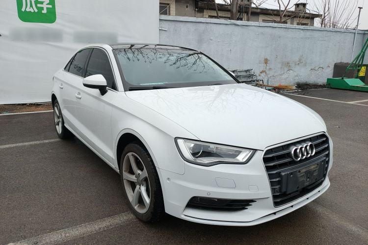 Used Audi A3 2016 Limousine 40 TFSI Luxury Model
