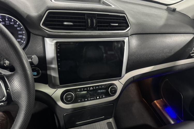 Used Haval H6 Coupe 2015 Blue-Label Facelift 2.0T Manual Two-Wheel Drive Urban Version
