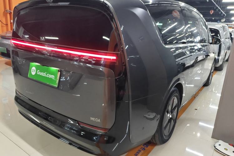 Used Li Auto MEGA 2024 Ultra Model
