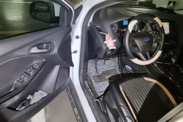 Used Ford Focus 2015 Sedan EcoBoost 125 Automatic Supreme Style Edition