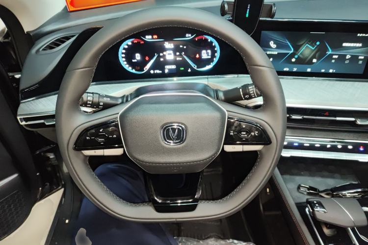 Used CHANGAN Eado 2025 PLUS 1.4T Dual-Clutch High-Energy Version
