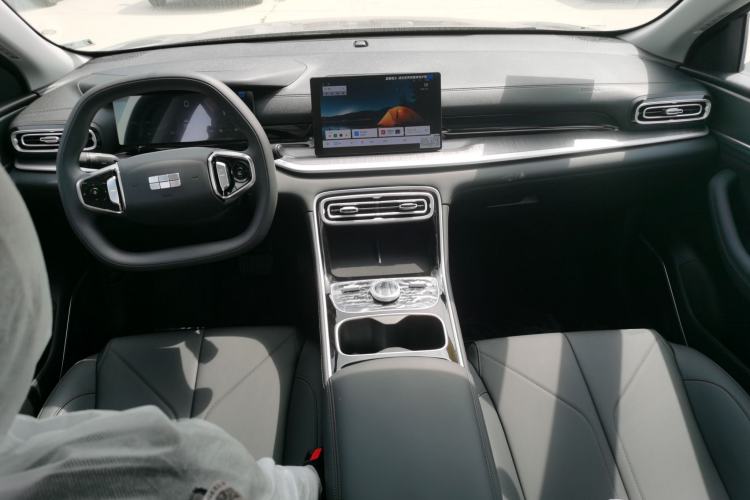 Used Geely Galaxy Stellar 6 2026 Model 125km Free-Style Edition Center Console