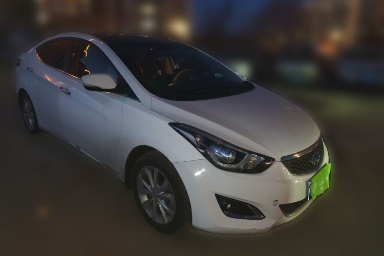 Used Hyundai Elantra (5th Generation / Langdong) 2016 1.6L Manual Luxury Model Front Right 45 Deg