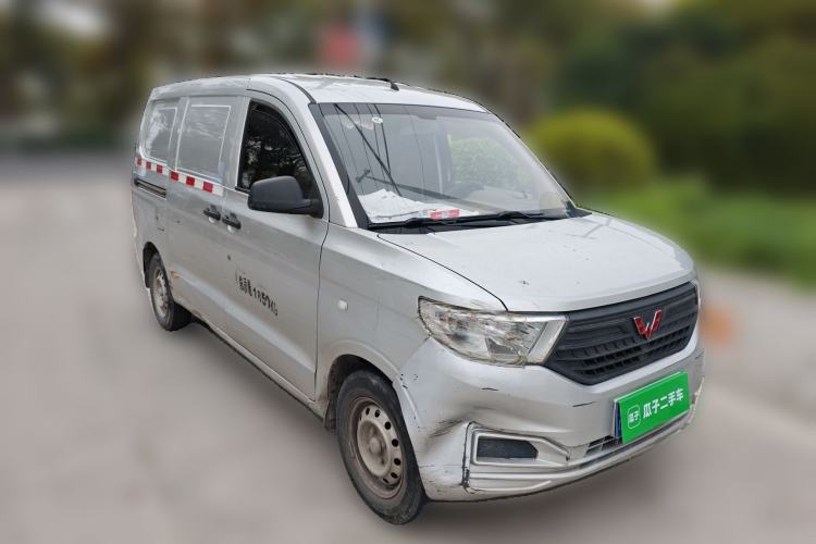 Used Wuling Hongguang V 2021 1.5L Jingqu Edition Enclosed-Window Vehicle LAR Front Right 45 Deg