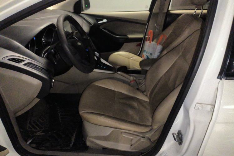 Used Ford Focus 2015 Sedan 1.6L Automatic Comfort Model
