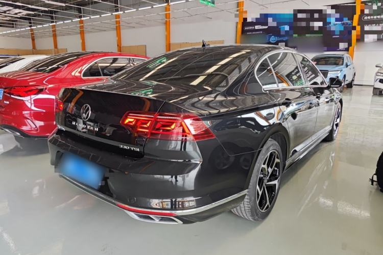 Used Volkswagen Magotan 2023 2 Million Units Limited Edition 330TSI DSG Leading Version Rear Right 45 Deg