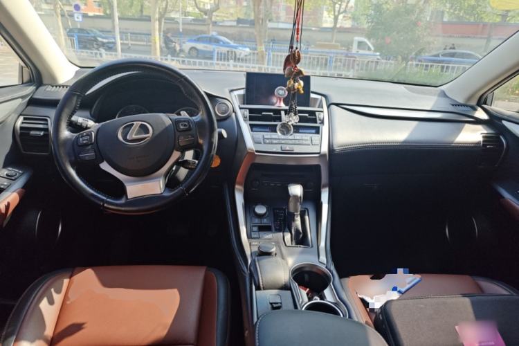 Used Lexus NX 2015 200T All-Wheel-Drive Fēngshàng Edition Center Console