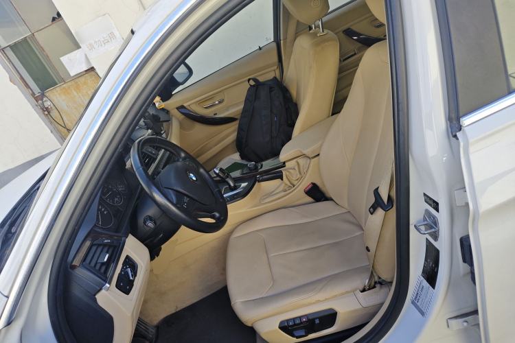Used BMW 3 Series 2013 320Li Fashion Model Left Front Seat