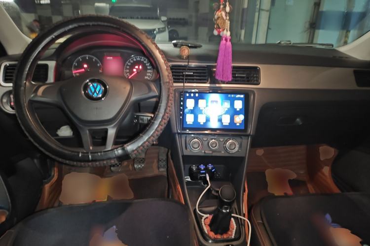 Used Volkswagen Santana 2015 HaoNa 1.6L Manual Fashion Edition Center Console