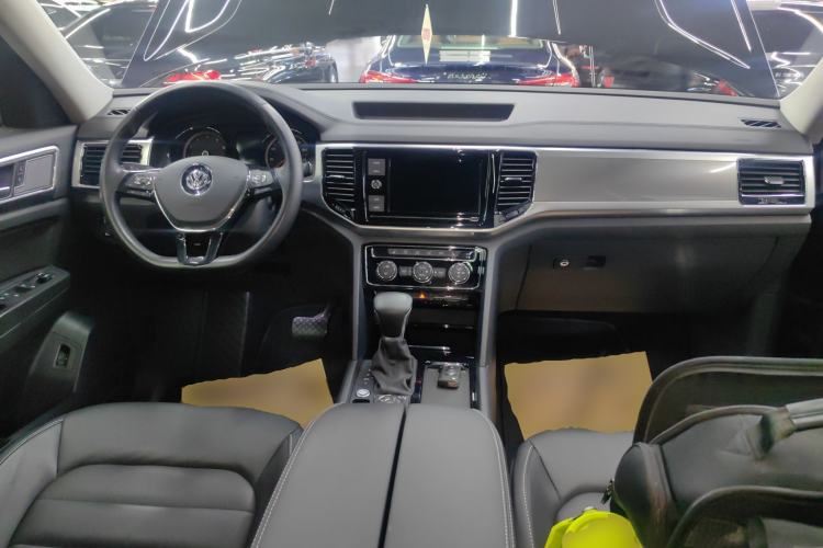 Used Volkswagen Teramont 2019 380TSI Four-Wheel Drive Luxury Version China VI Standard Center Console