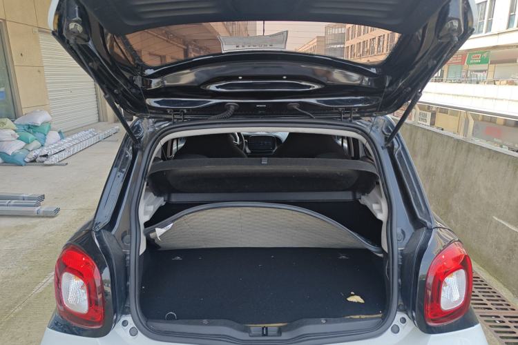 Used smart forfour 2016 1.0L 52 kW Dynamic Edition Trunk