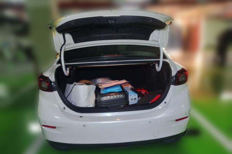 Used Mazda 3 Axela 2014 Sedan 2.0L Automatic Sport Model
