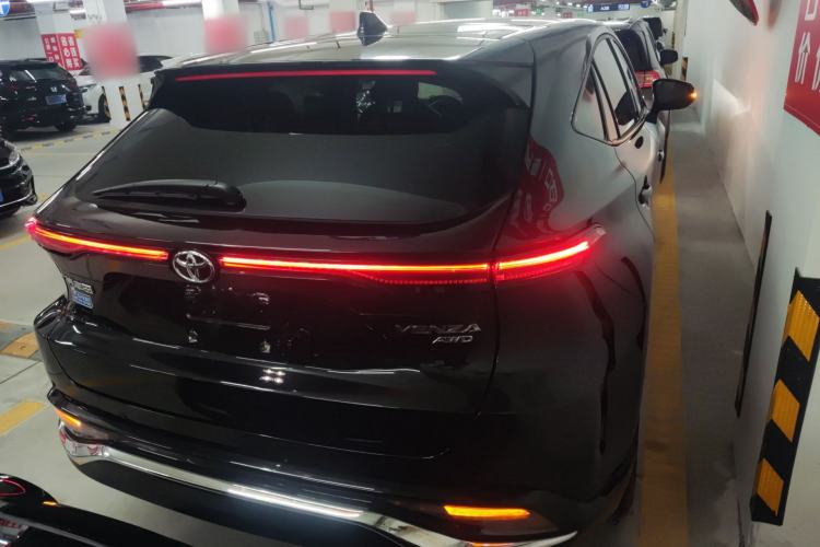 Used Toyota Venza 2022 2.0L CVT Four-Wheel Drive Supreme Edition Rear