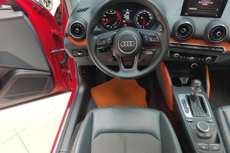 Used Audi Q2L 2018 35 TFSI Fashionable & Elegant Version China VI Emission Standard Steering Wheel