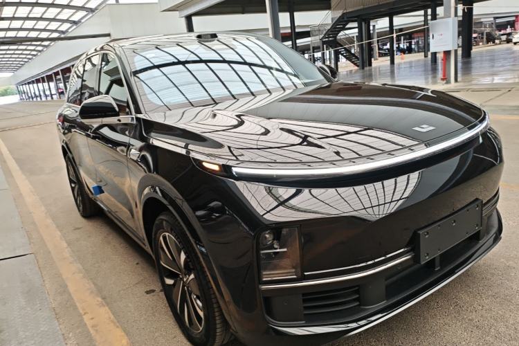 Used Li Auto L8 2025 Max Smart Refresh Edition Front Right 45 Deg