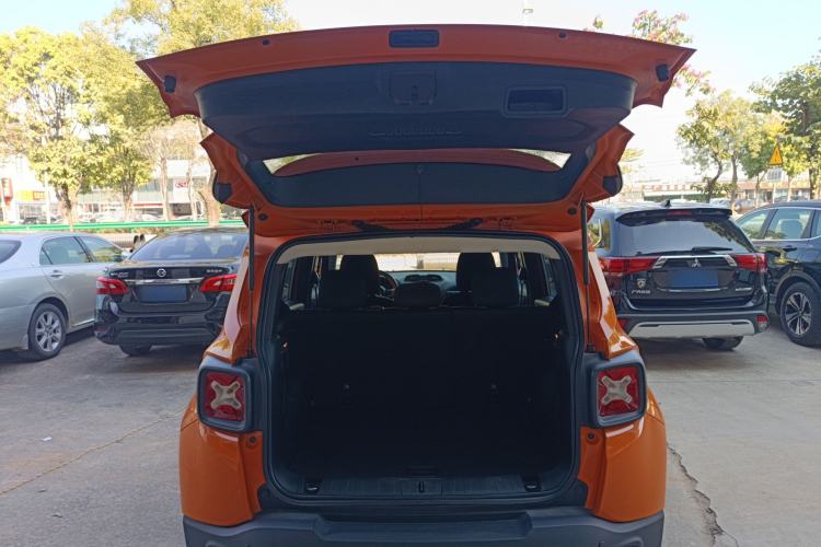 Used Jeep Renegade 2017 180T Automatic Kinetic Edition+
