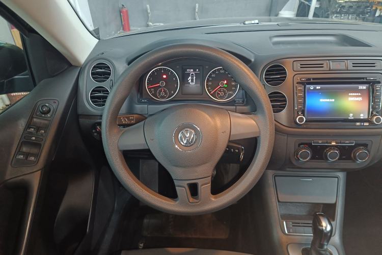 Used Volkswagen Tiguan L 2015 1.8TSI Automatic Two-Wheel Drive Trend Edition
