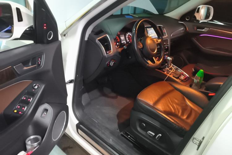 Used Audi Q5 2016 40 TFSI Comfort Model Interior 3