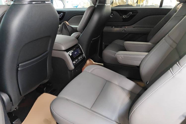 Used Lincoln Aviator 2024 3.0T V6 All-Wheel-Drive Luxury Edition Six Seats