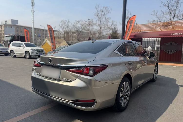 Used Lexus ES 2023 200 Excellence Edition
