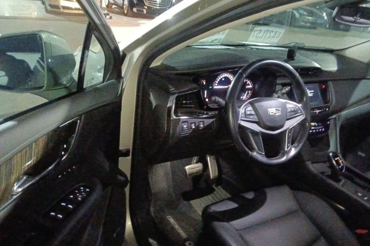 Used Cadillac XT5 2016 25T Luxury Model