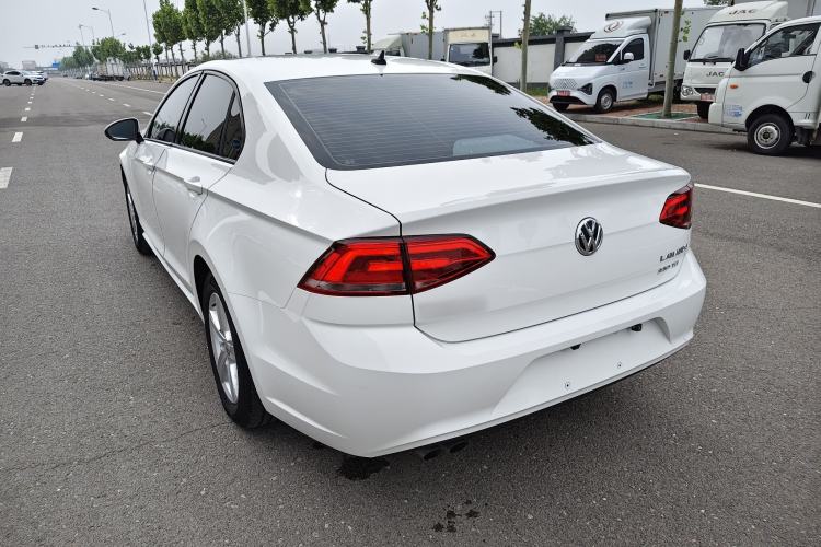 Used Volkswagen Lamando 2015 230TSI DSG Fashion Edition
