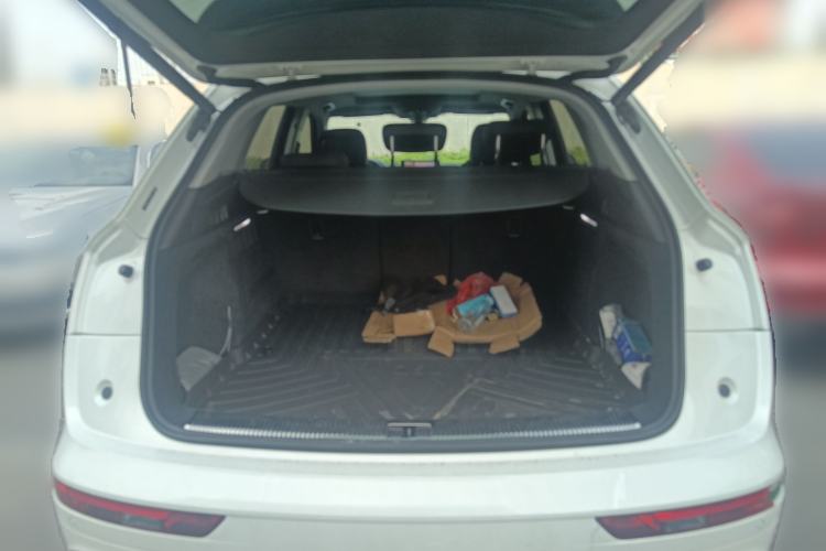 Used Audi Q5L 2023 40T Luxury Elegant Model Trunk