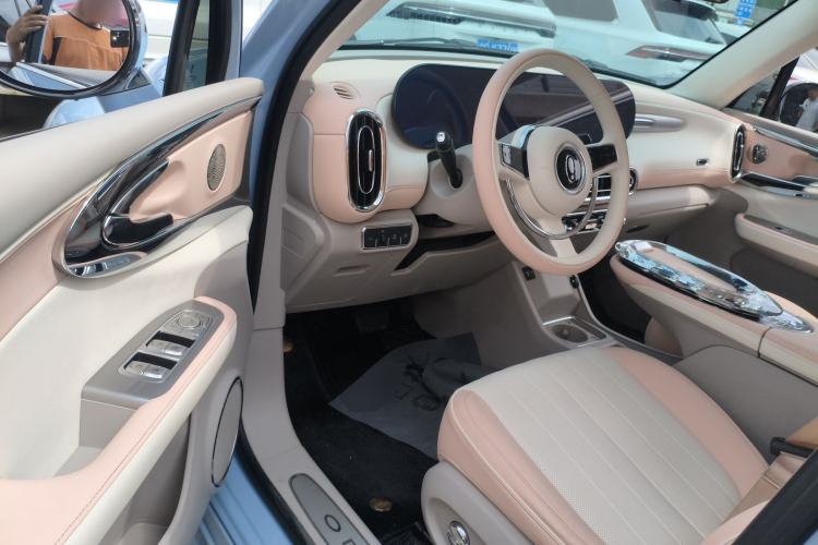 Used ORA Ballet Cat 2022 500 km Swan Lake Edition Driver Seat