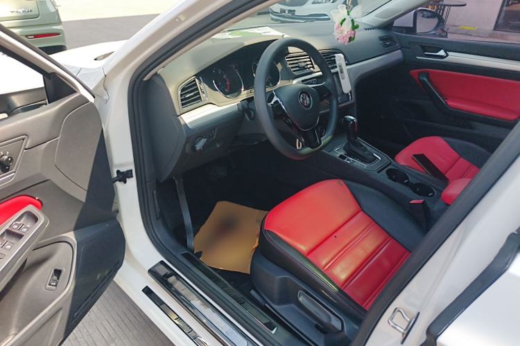 Used Volkswagen Lamando 2018 230TSI DSG Fashion Edition
