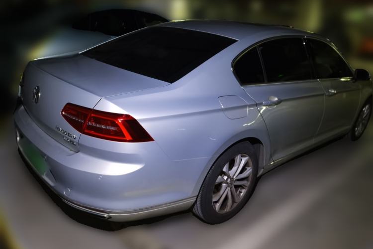 Used Volkswagen Magotan 2018 330TSI DSG Luxury Model Rear Right 45 Deg