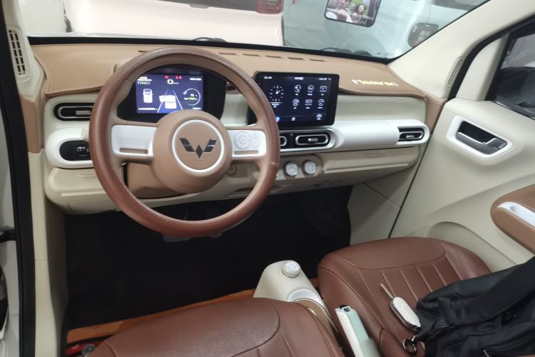 Used Wuling Hongguang MINIEV 2024 3rd Generation 215km Youth Edition Center Console