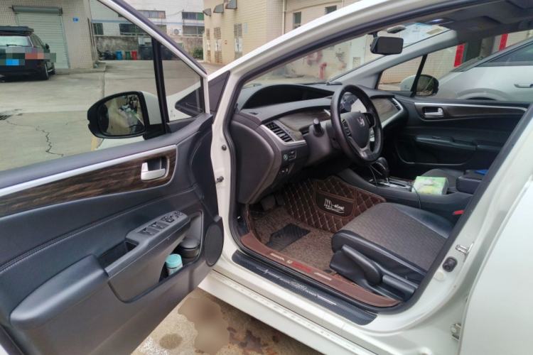 Used Honda Jade 2017 1.8L automatic Comfort version 5 seats
