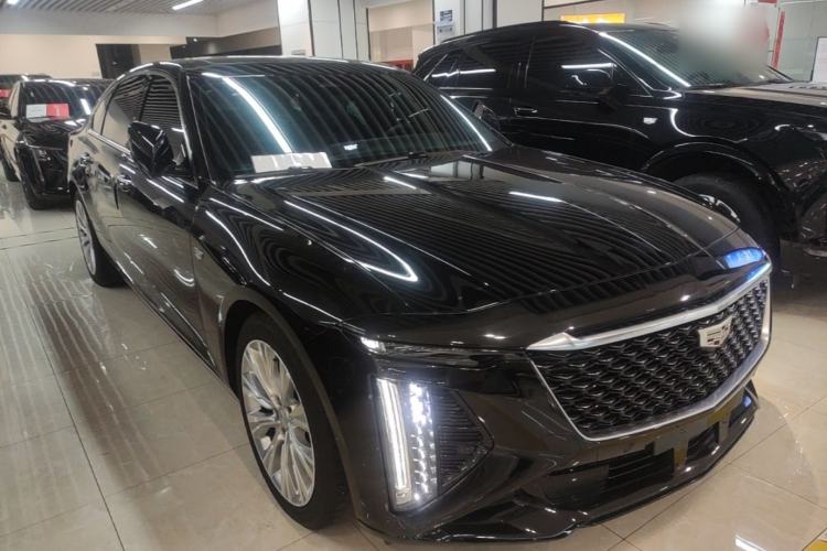 Used Cadillac CT6 2023 28T Luxury Version Front Right 45 Deg