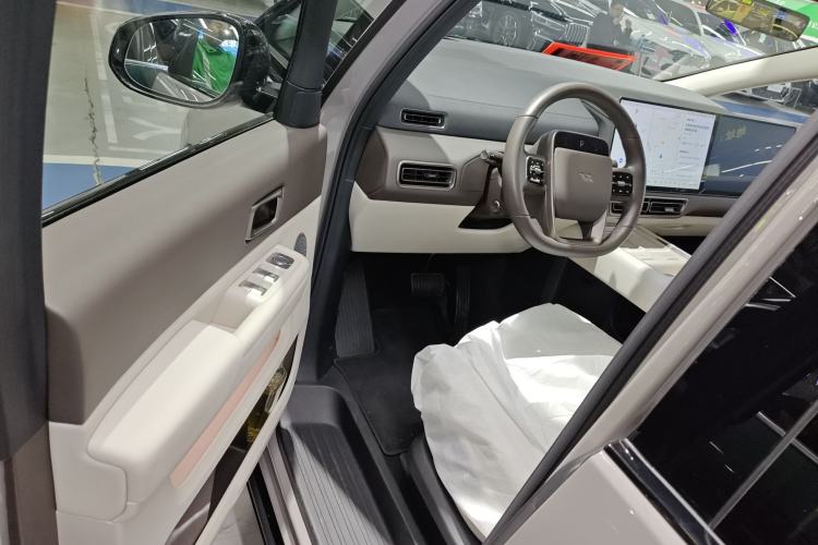 Used Li Auto MEGA 2024 Ultra Model
