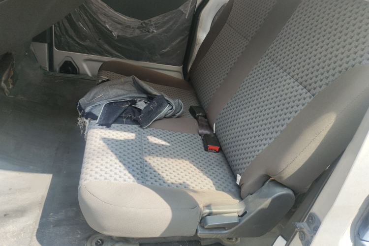 Used Wuling Zhiguang 2015 1.2L Practical LS-I Model Left Rear Seat