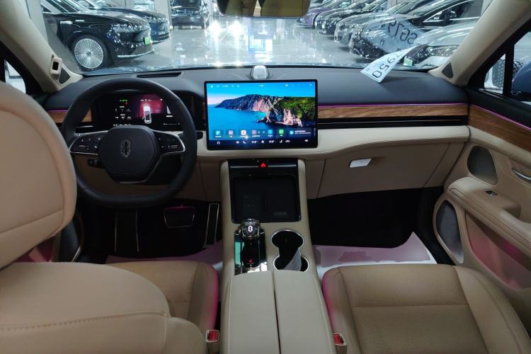 Used Hima AITO M5 2023 Pure Electric Rear-Drive Intelligent Driving Version Center Console