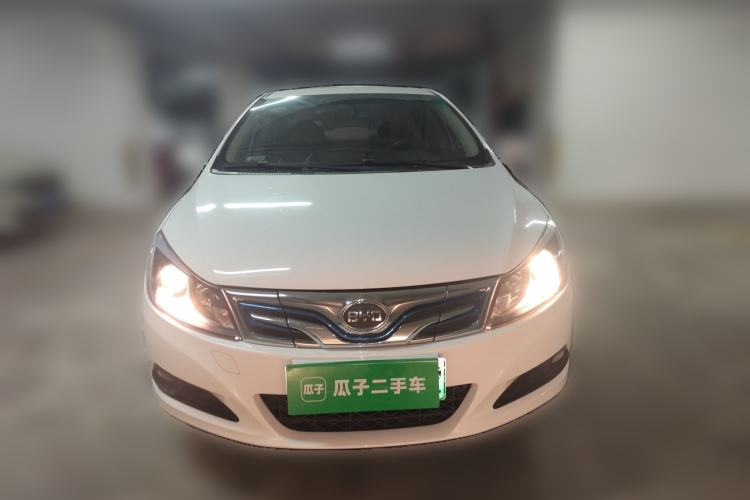 Used BYD e5 2018 450 Smart Connect Deluxe Edition
