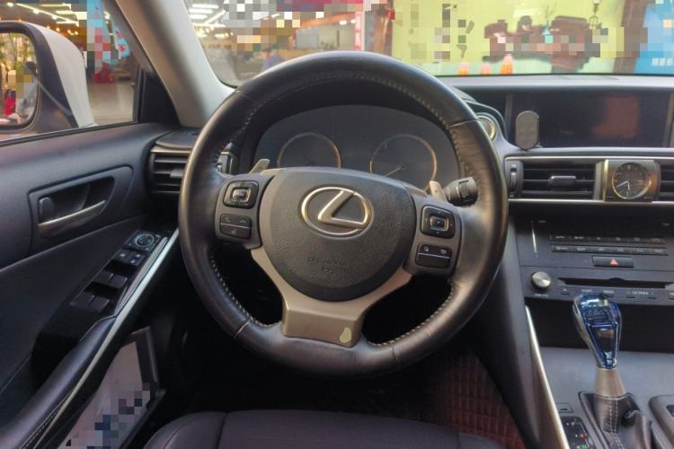Used Lexus IS 2017 300 Leading Edition
