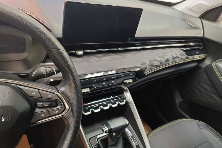 Used Baojun RS-3 2022 SOODA 1.5L CVT Pioneer Edition Audio And AC Panel