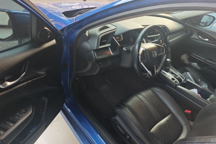 Used Honda Civic 2016 220TURBO CVT Prestige Edition Driver Seat