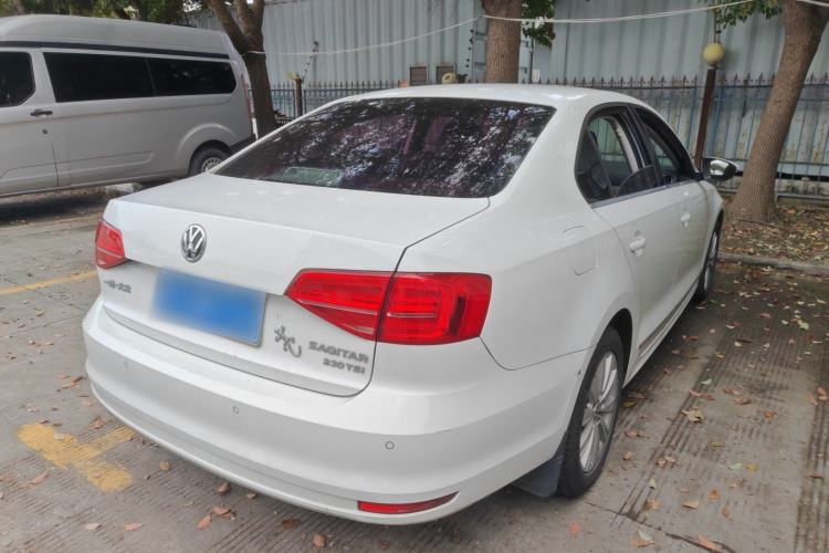 Used Volkswagen Sagitar 2015 230TSI Automatic Comfort Version Rear Right 45 Deg