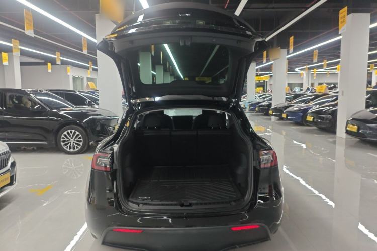 Used Tesla Model Y 2023 High-Performance All-Wheel-Drive Version