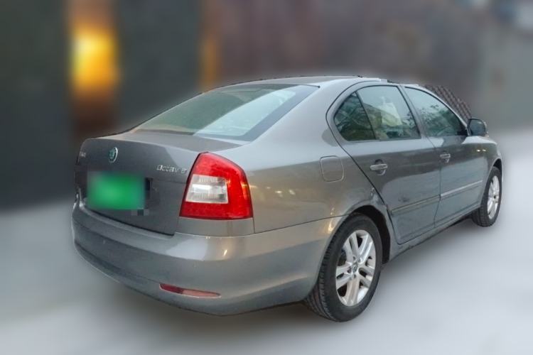 Used Skoda Octavia 2013 1.6L Automatic Yijun Edition Rear Right 45 Deg