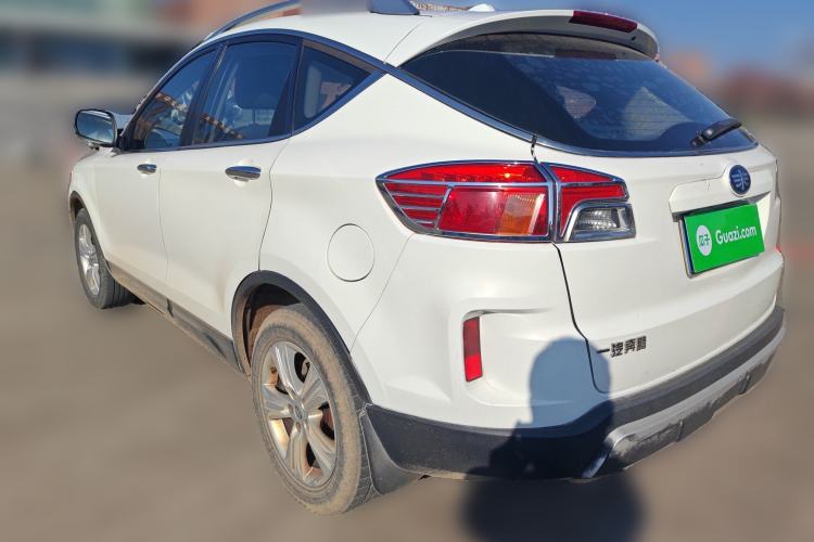 Used Bestune X80 2015 2.0L automatic luxury version
