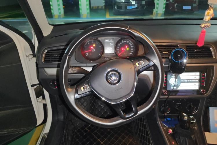 Used Volkswagen Lavida 2017 1.6L Automatic Comfort Edition Steering Wheel