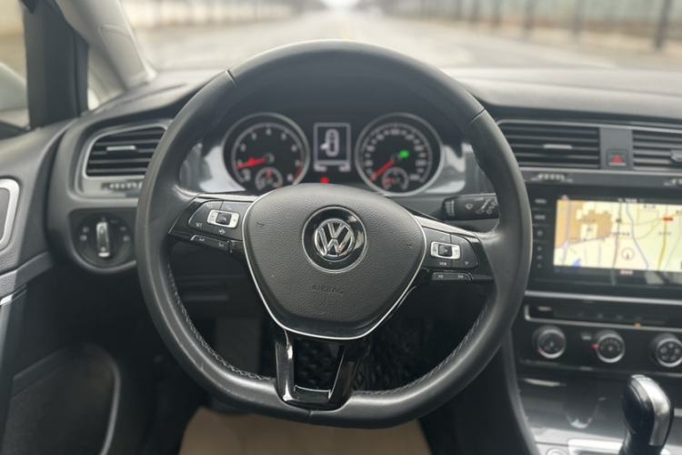 Used Volkswagen Golf 2020 Zhiai Edition 200TSI DSG Comfortable & Ambitious Version