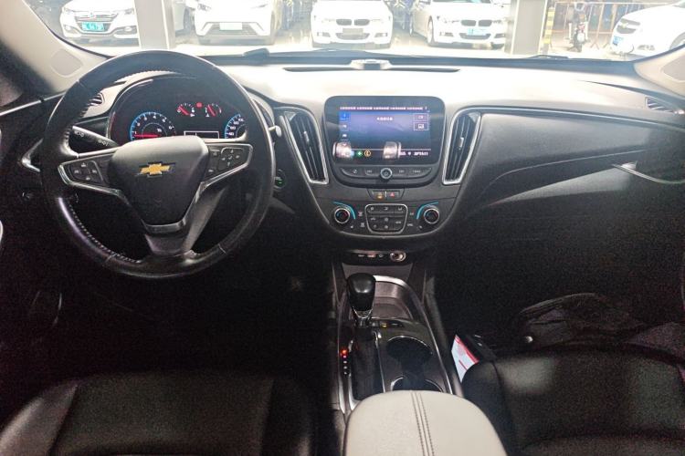 Used Chevrolet Malibu XL 2021 535T Automatic Sport Edition Center Console